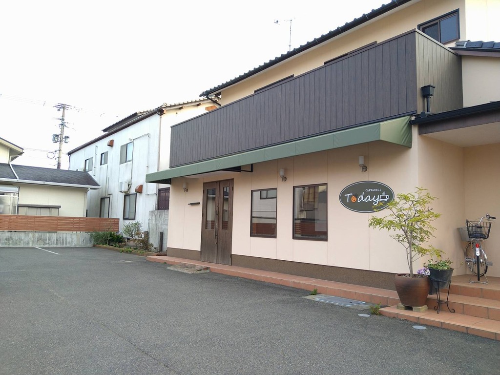 新店舗 Cafe Deli Today 南国風のカフェレストランがニューオープン 中津市 京町 ジモッシュ 地元をダッシュするニュースサイト ジモッシュ