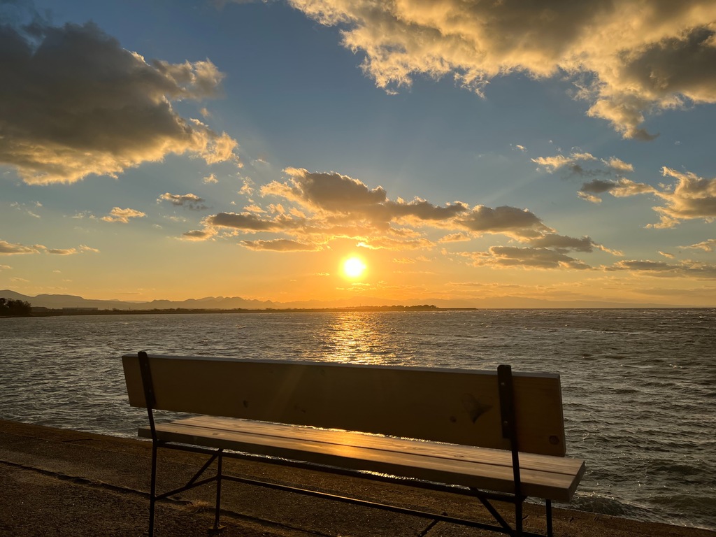 ジモプチトリップvol 122 新年を夕陽で祝おう 真玉海岸 豊後高田市 ジモッシュ 地元をダッシュするニュースサイト ジモッシュ