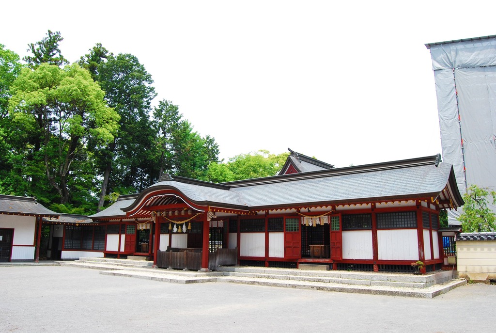 薦神社（こもじんじゃ）神門の屋根ふき替え工事が完了しました！【大分