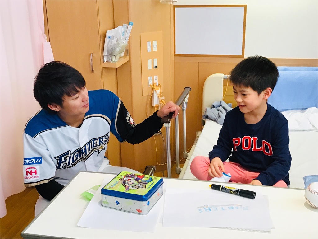 中津市 プロ野球選手が中津市民病院小児科を慰問訪問 ジモッシュ 地元をダッシュするニュースサイト ジモッシュ